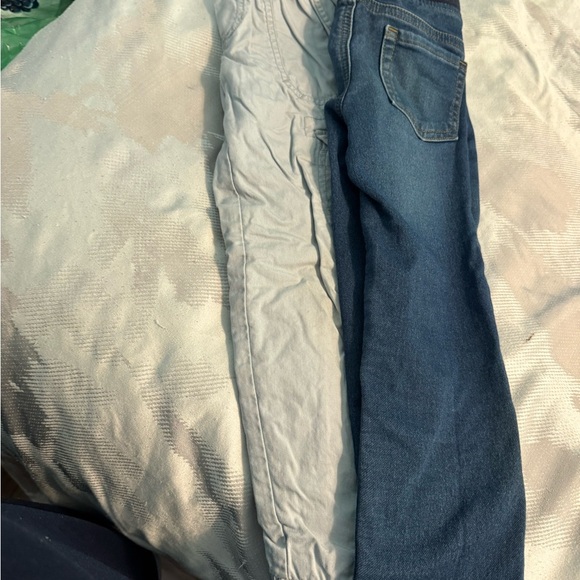 Set of two 5T pants, 1 Cat & Jack Blue Relaxed Jeans & 1 Cargo - Picture 7 of 8